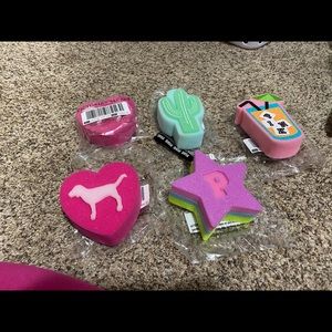 11 VS Pink Bath Sponges